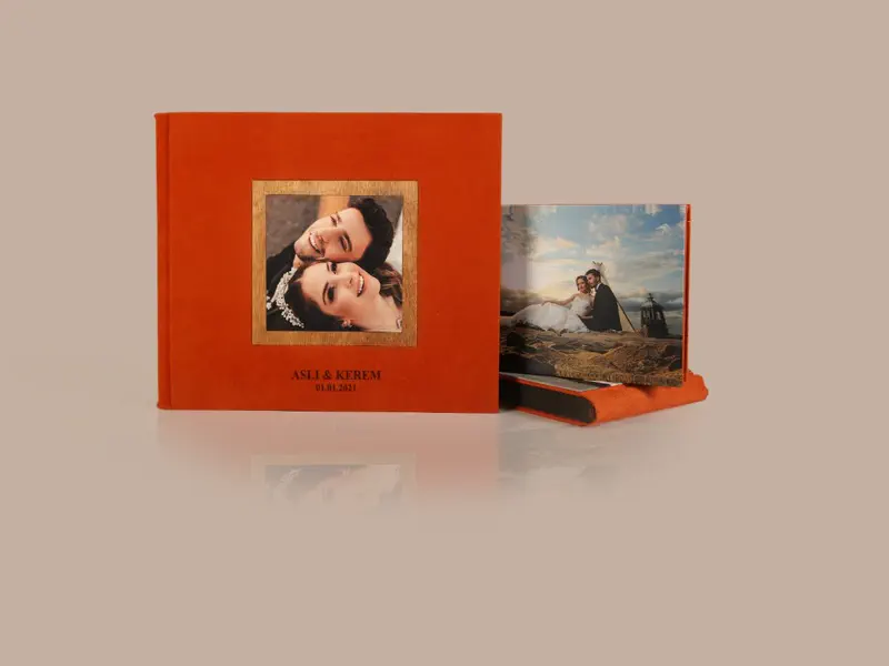 Albüm No. 005 — Kiremit kumaş · ahşap çerçeveli fotoğraf